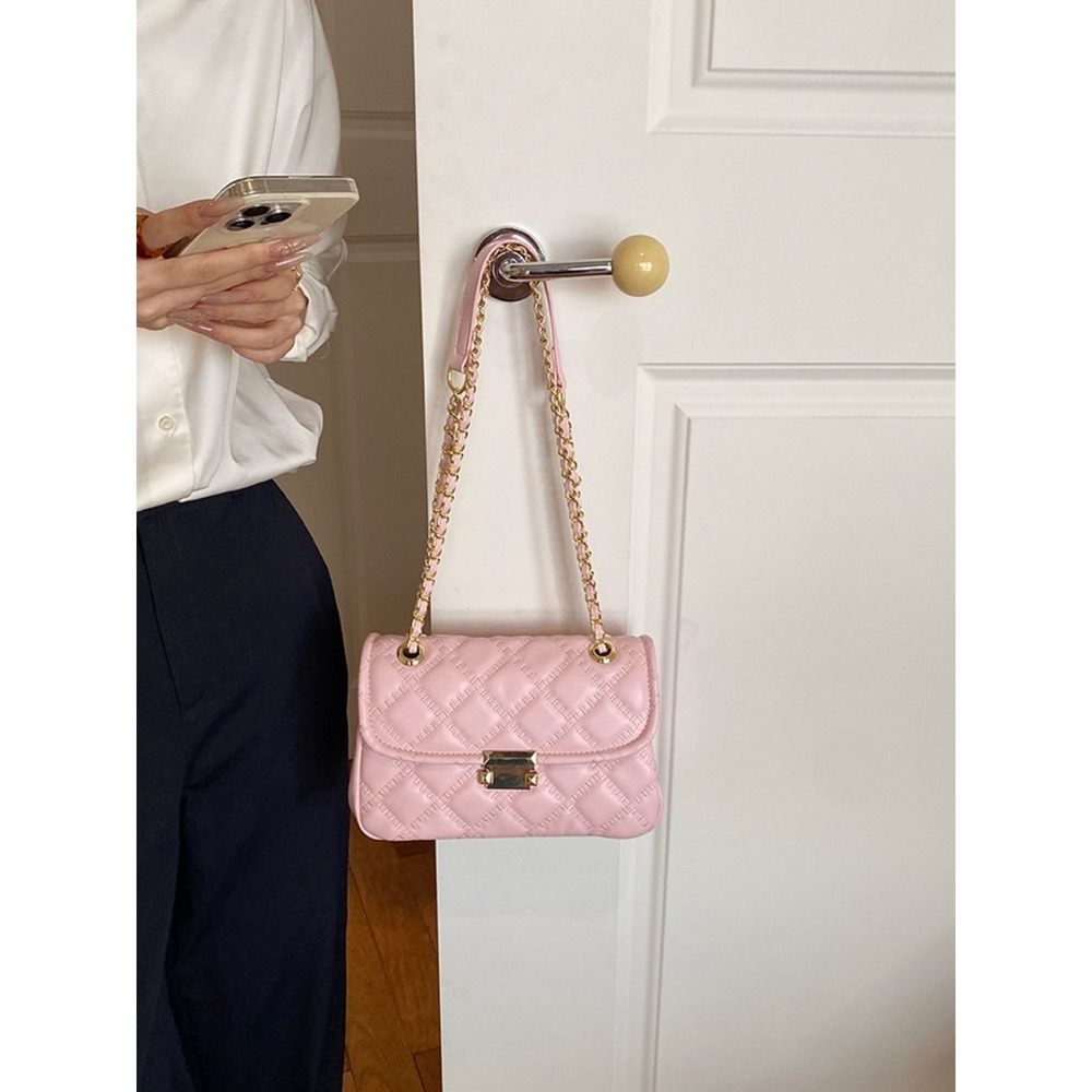 Chic Carryalls Pink Quilted Chain Crossbody Bag